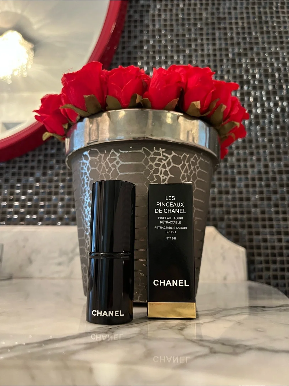 CHANEL Black & Gold Retractable Kabuki Brush